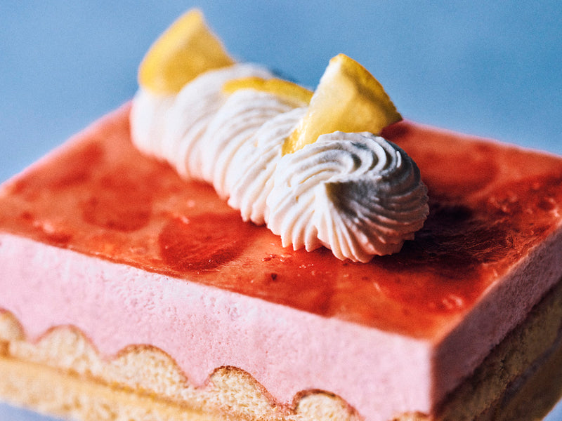 4月12日からご予約開始！春の柑橘＆苺ムースケーキ