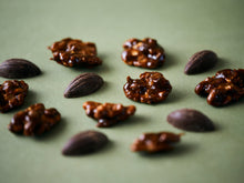 画像をギャラリービューアに読み込む, 【配送】2025クリスマス限定｜キャラメルくるみ＆チョコレート
