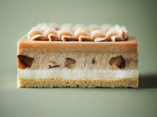 画像をギャラリービューアに読み込む, 【配送】2025クリスマス限定｜マロンケーキ  - チョコレートソース添え -
