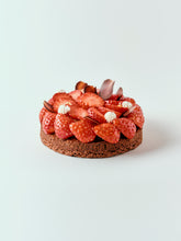 画像をギャラリービューアに読み込む, 【店舗受取】期間限定｜3日前予約｜La Saison ラ・セゾン 国産苺とショコラのタルト 4号
