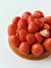 画像をギャラリービューアに読み込む, 【店舗受取】12/29～31限定｜3日前予約｜La Saison ラ・セゾン 国産苺のタルト 4号
